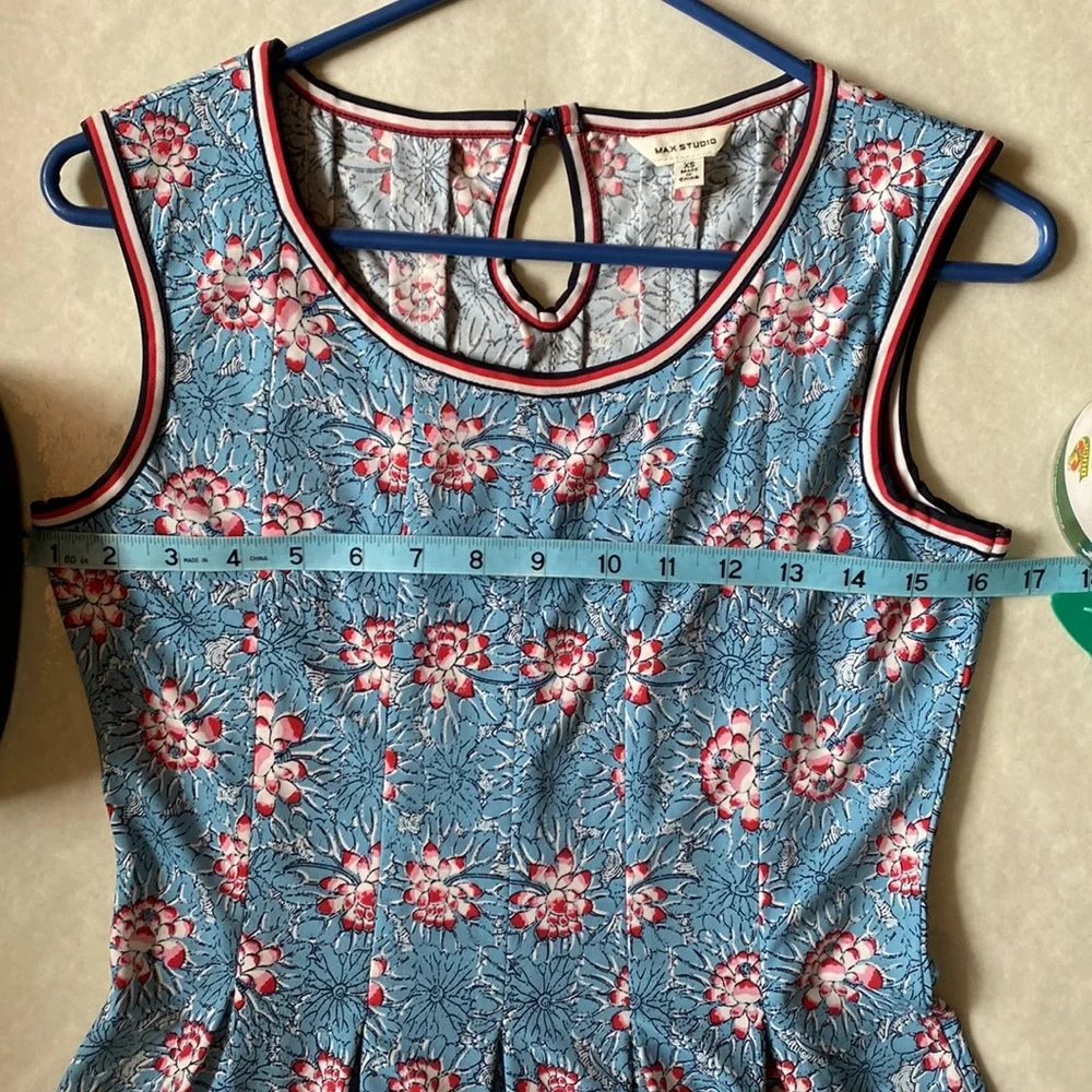 Max Studio Blue w Pink Flowers Dress - Picture 6 of 7